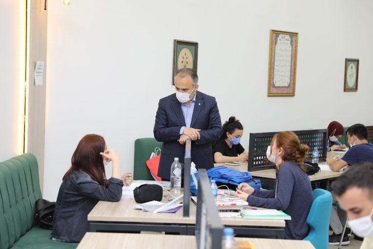 Üniversite adaylarına Başkan morali G5