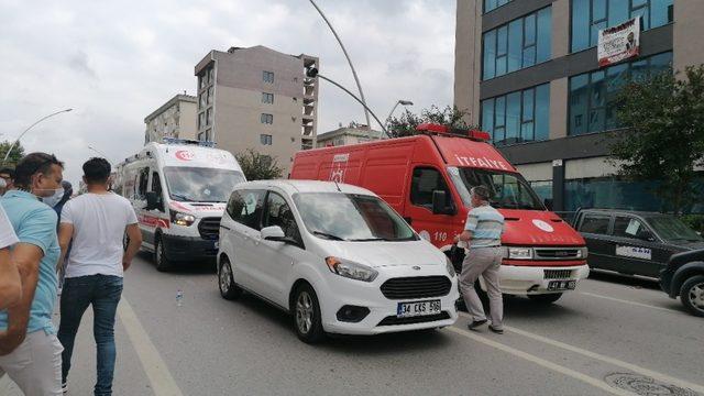 Hafif ticari aracın çarptığı yaya yaralandı