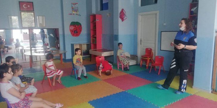 Burhaniye’de Polisler miniklerle buluştu G3