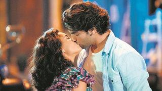 Yeni aşk yine setten