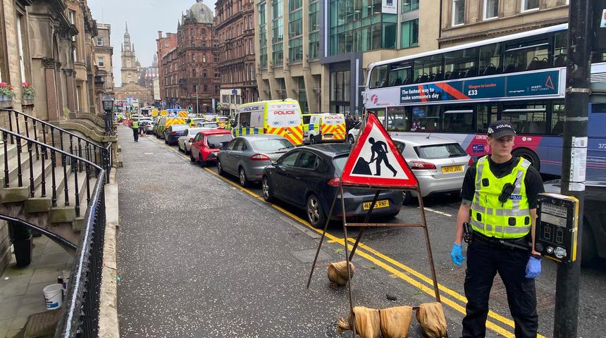 İsko&ccedil;ya'da bı&ccedil;aklı saldırı