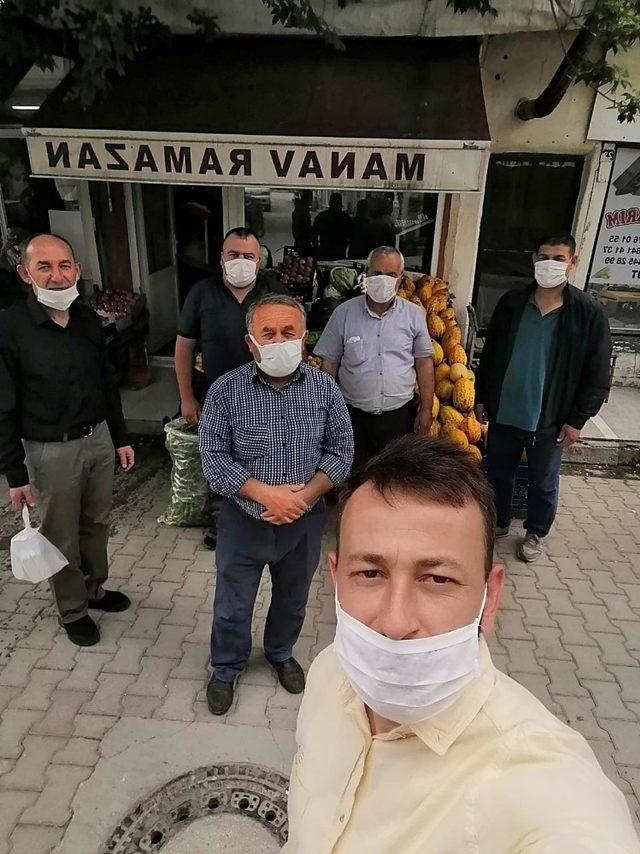 Şuhut’ta Esnaf ve Sanatkarlar Odası’ndan esnaflara dezenfektan paketi hediyesi