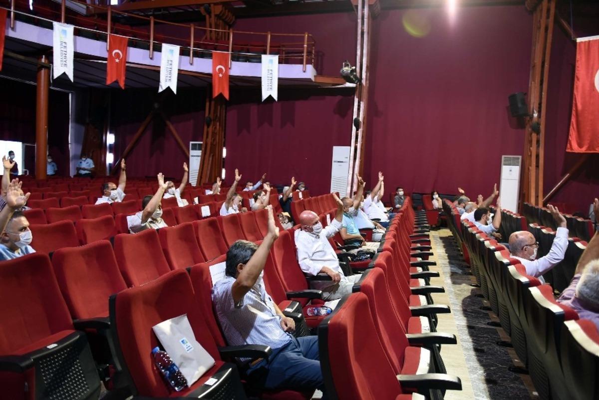 Fethiye Belediye Meclisi, Başkan Karaca&rsquo;ya ihaleye katılma yetkisi verdi