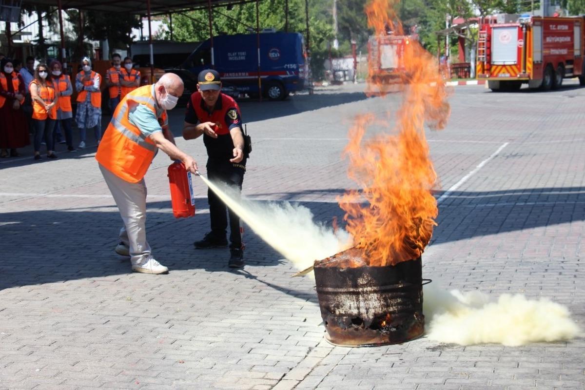 Aydın&rsquo;da AFAD g&ouml;n&uuml;ll&uuml;lerine Yangın Eğitimi verildi