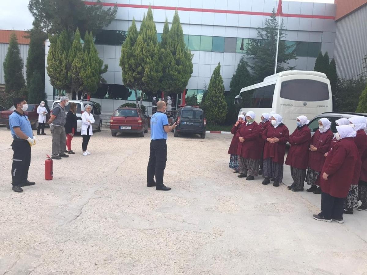 İtfaiyeden yangın s&ouml;nd&uuml;rme ve kurtarma tatbikatı