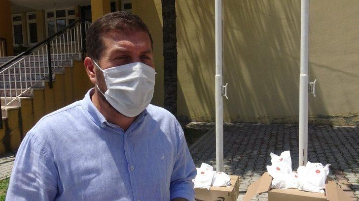 Sındırgı’da 65 yaş üstüne maske ve kolonyalar ulaştırıldı G2