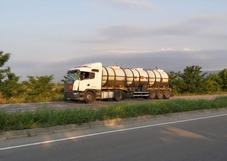 Balıkesir'de minibüsle tanker çarpıştı: 12 yaralı G2