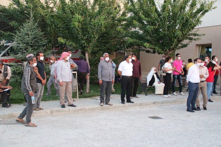 Konya Valisi Özkan yaralı tarım işçilerini ziyaret etti G2