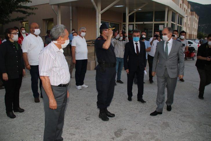 Konya Valisi Özkan yaralı tarım işçilerini ziyaret etti G3