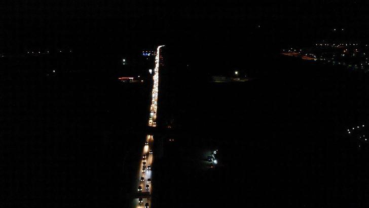 43 ilin geçiş güzergahındaki trafik yoğunluğu havadan görüntülendi G1