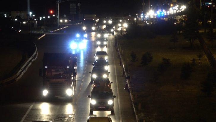 43 ilin geçiş güzergahındaki trafik yoğunluğu havadan görüntülendi G3