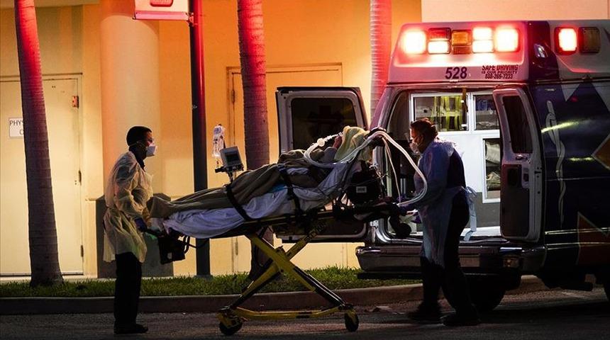 ABD'de g&uuml;nl&uuml;k Kovid-19 vaka sayısında b&uuml;y&uuml;k artış