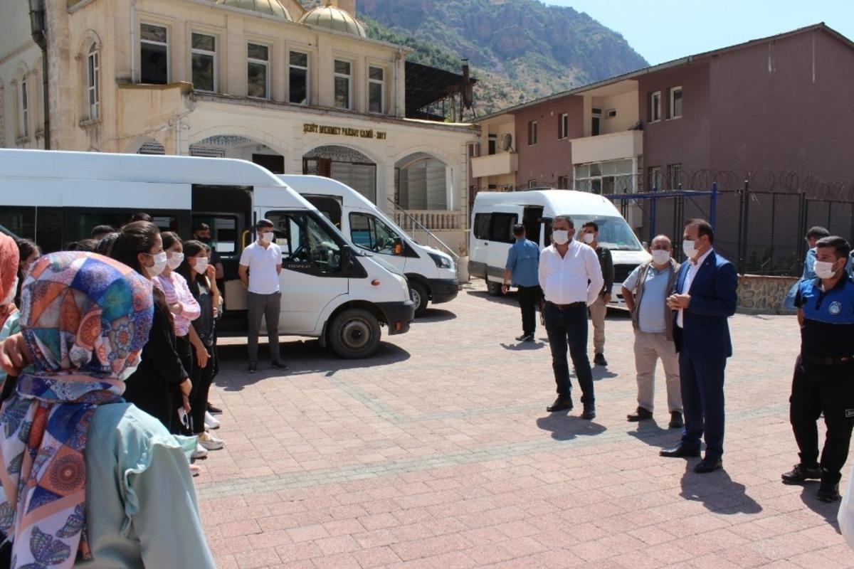 Uludere&rsquo;de, YKS&rsquo;ye girecek &ouml;ğrenciler i&ccedil;in &uuml;cretsiz servis tahsis edildi