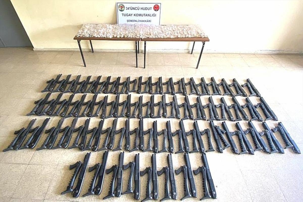 Hakkari'de 1 milyon 35 bin liralık tıbbi malzeme ele ge&ccedil;irildi