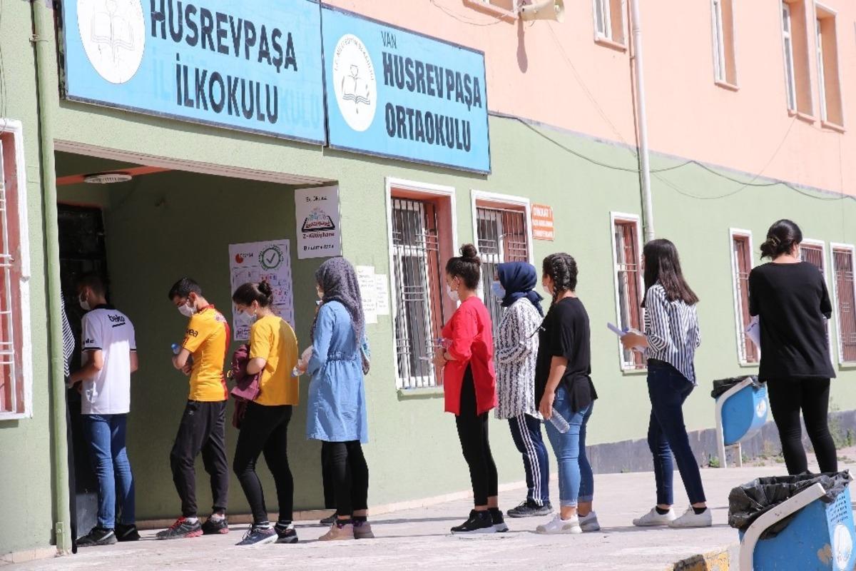 Van&rsquo;da YKS heyecanı başladı