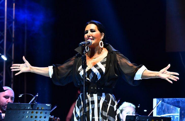 Nükhet Duru İzmirliler için söyledi G1