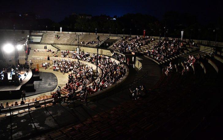 Nükhet Duru İzmirliler için söyledi G2