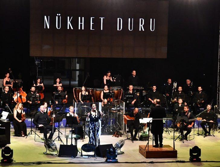 Nükhet Duru İzmirliler için söyledi G4