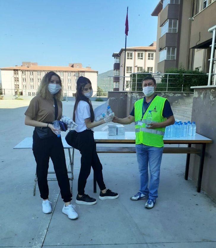 YKS’de ter dökecek öğrencilere su ve maske desteği G4