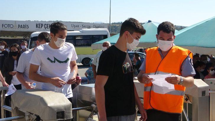 Uşak’ta 10 bin 540 öğrencinin TYT heyecanı başladı G3