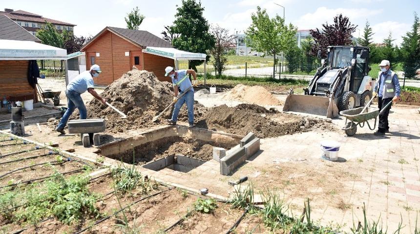 Tepebaşında parkların bakım ve onarımı s&uuml;r&uuml;yor