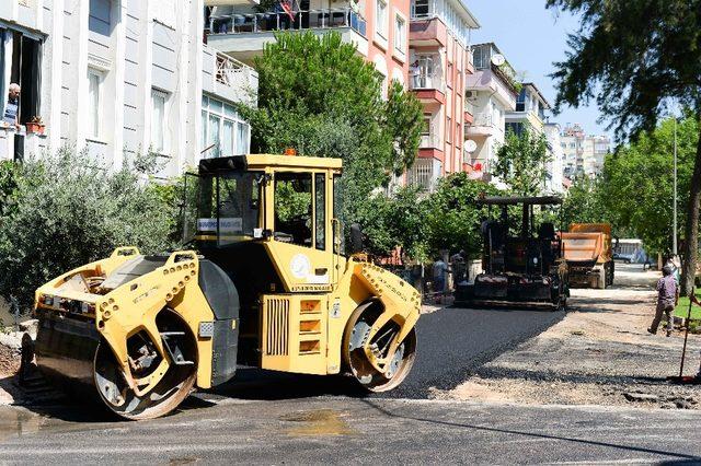 Konuksever’de 12 bin 599 metre uzunluğundaki cadde ve sokakların asfaltı yenileniyor