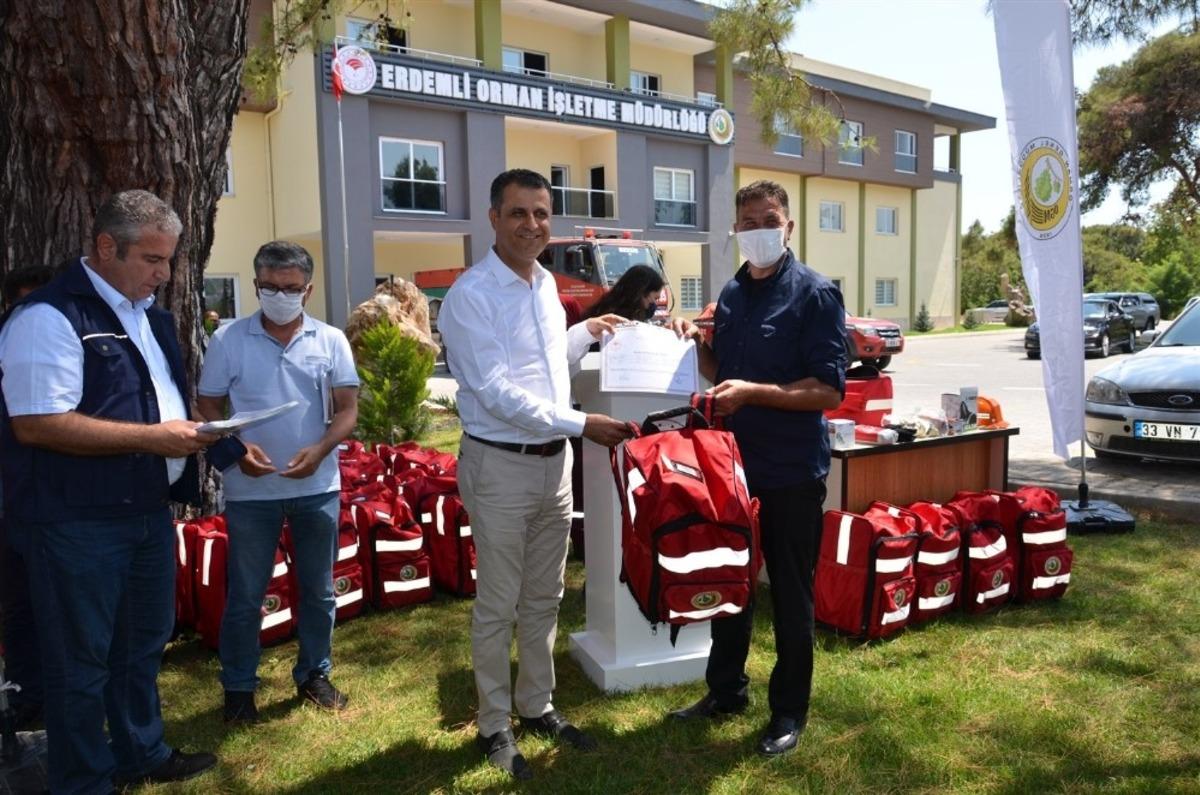 Yangınla m&uuml;cadele eğitimi alan g&ouml;n&uuml;ll&uuml;lere sertifikaları verildi