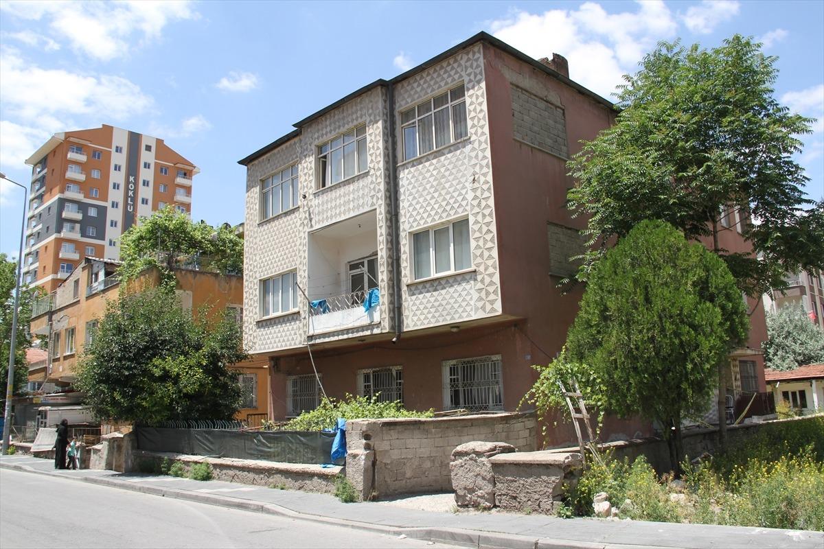 Kayseri'de 3 katlı apartman karantinaya alındı