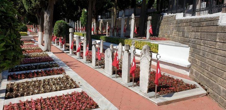 Namazgah Şehitliği çiçeklerle donatıldı G1