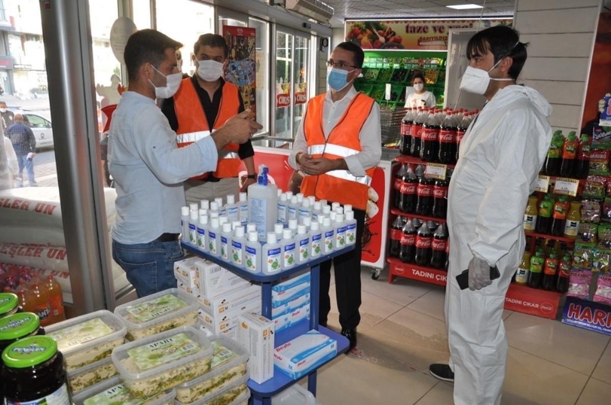 Cizre&rsquo;de esnaf korona vir&uuml;s salgınına karşı bilgilendirildi