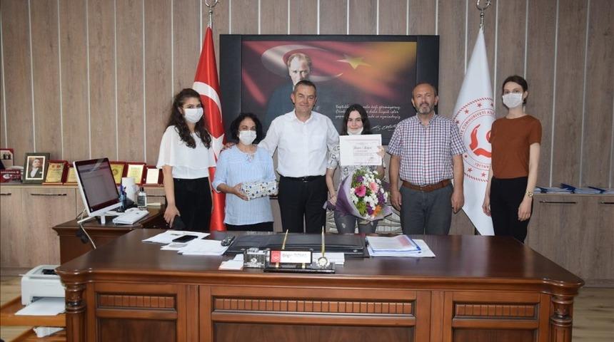 &Ccedil;ocuk sitesindeki kızın &uuml;st&uuml;n başarısı