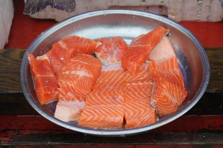 Yaz mevsiminde kültür balıkları tezgahlarda yer alıyor G3