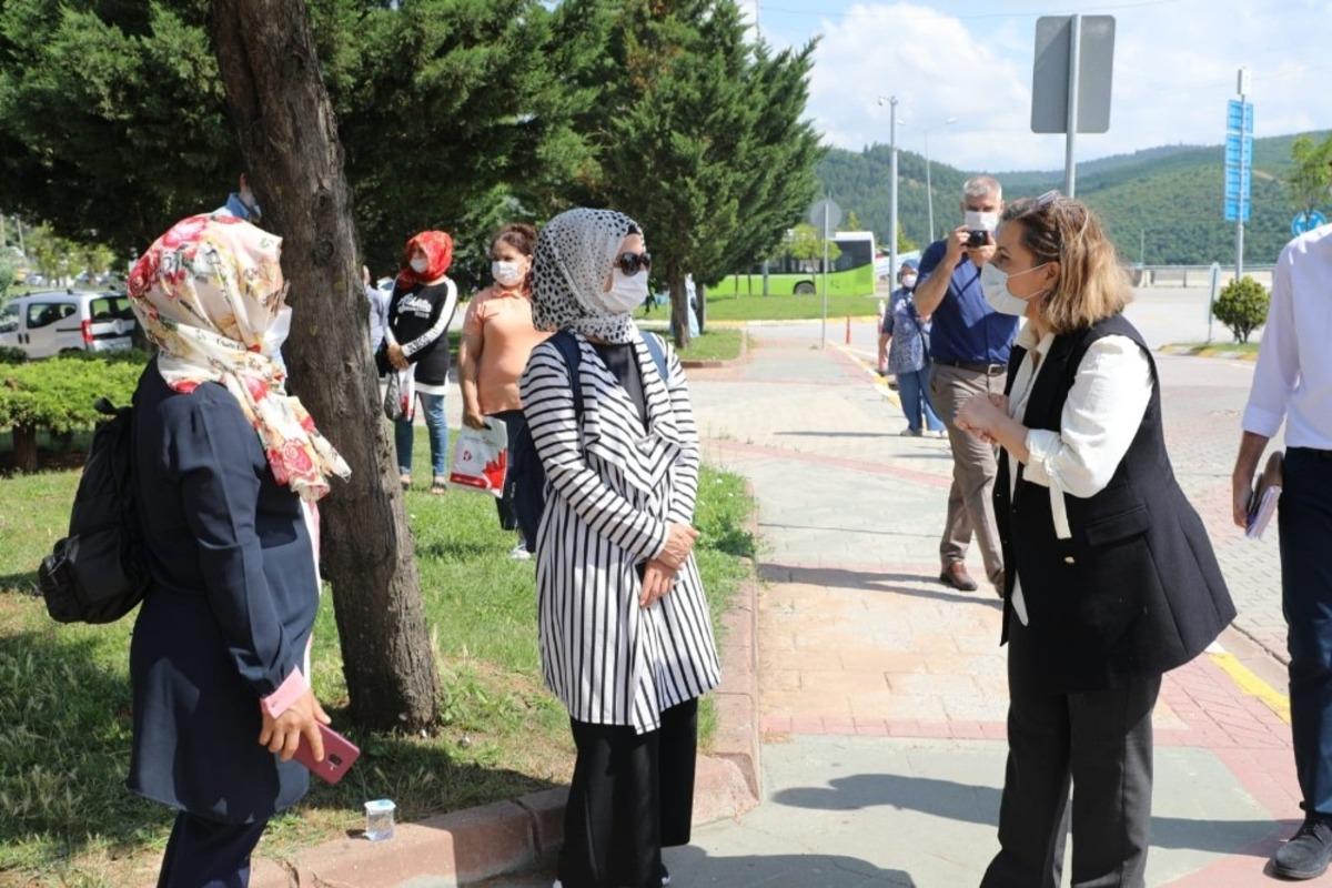 İzmit Belediyesi &ouml;ğrencileri, YKS&rsquo;de yalnız bırakmadı
