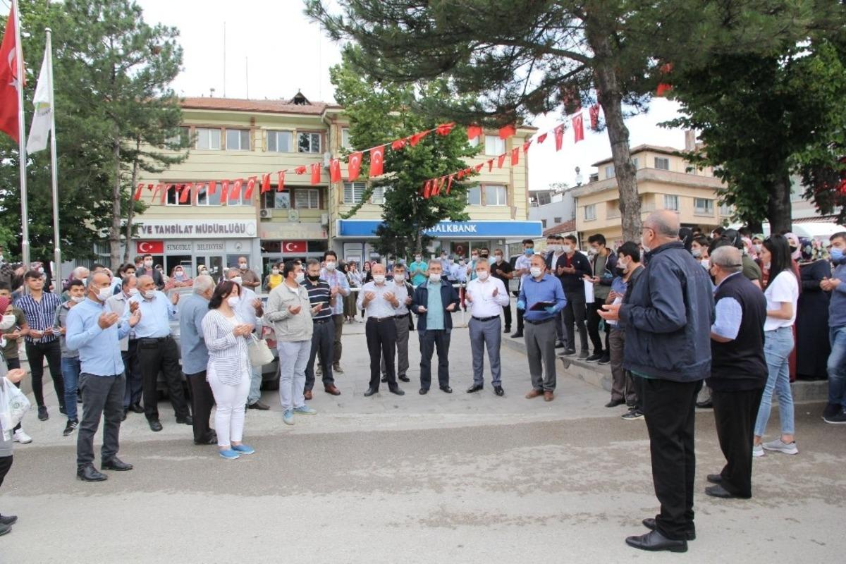 Sungurlu&rsquo;da &ouml;ğrenciler dualarla yolcu edildi