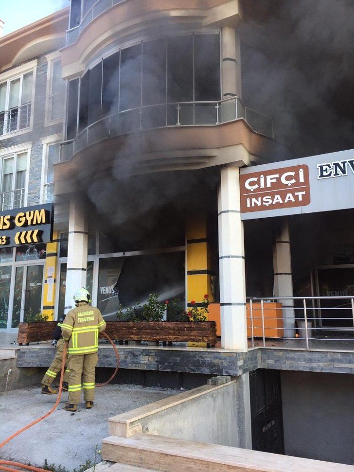 Edremit’te spor salonunda yangın paniği G2