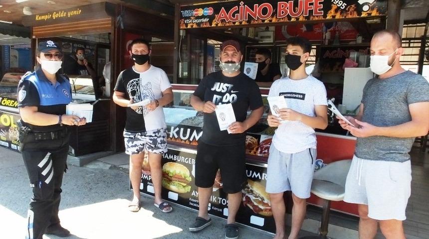 Burhaniye&rsquo;de kadın polisler &Ouml;ren sahilinde broş&uuml;r dağıttı