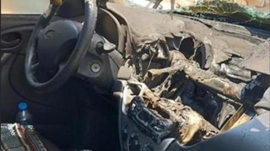 S&ouml;ke&rsquo;de park halindeki ara&ccedil; yandı