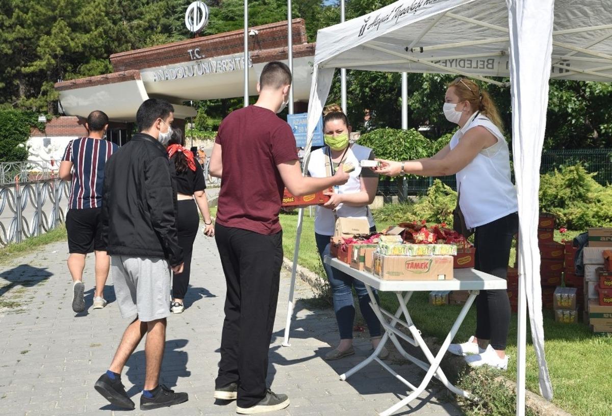 Tepebaşı&rsquo;ndan sınav sonrası ikram