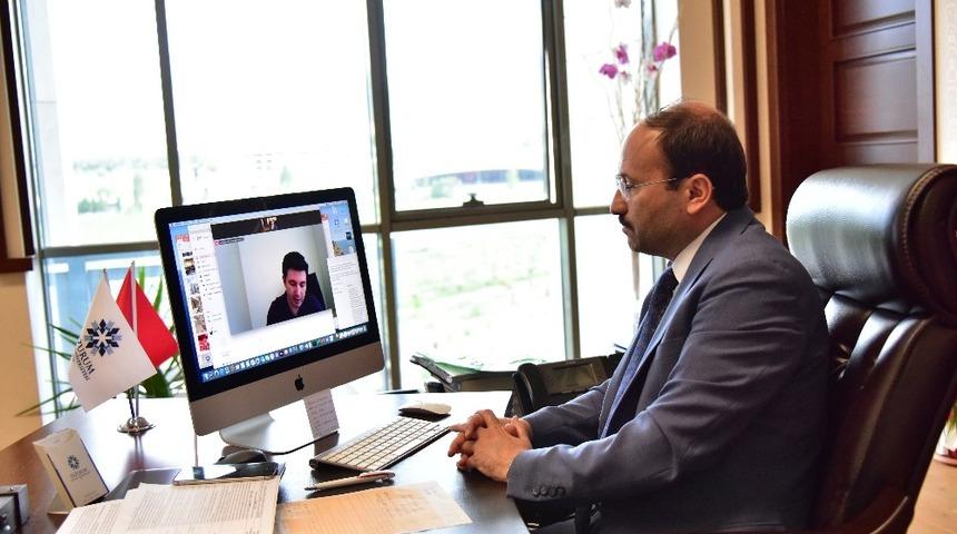 Prof. Dr. B&uuml;lent &Ccedil;akmak, &ldquo;Benim Tercihim &Ccedil;evrimi&ccedil;i &Uuml;niversite Tanıtım G&uuml;nleri&rdquo; isimli &uuml;niversite tanıtım programına katıldı