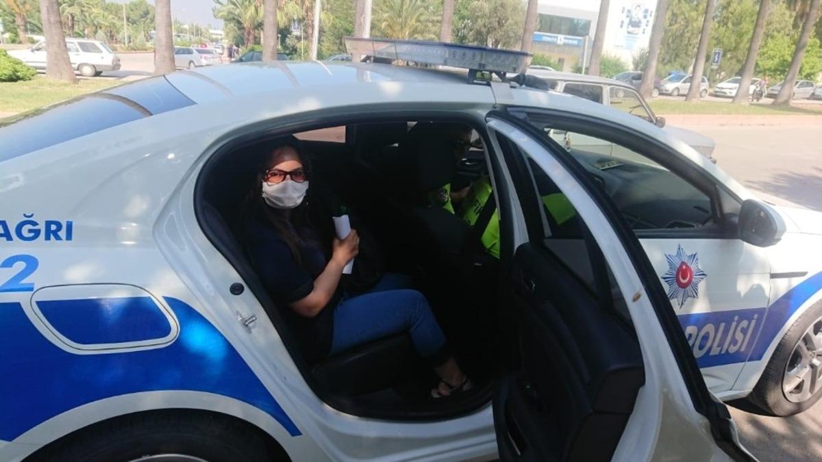 Adana&rsquo;da YKS&rsquo;ye girecek 83 &ouml;ğrenciyi polisler okula yetiştirdi