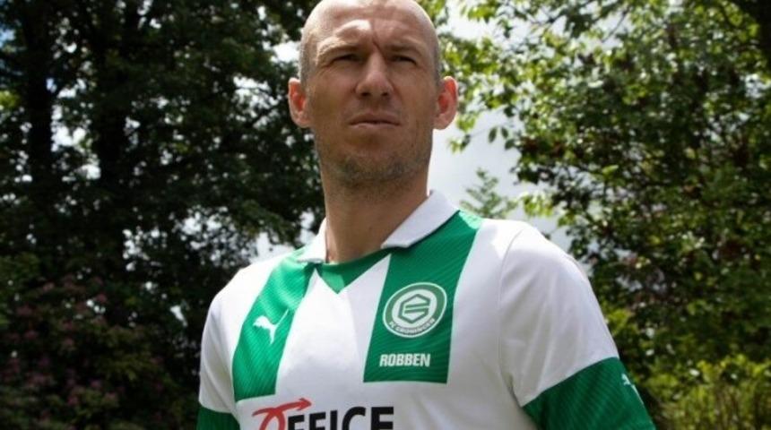 Arjen Robben futbola geri döndü