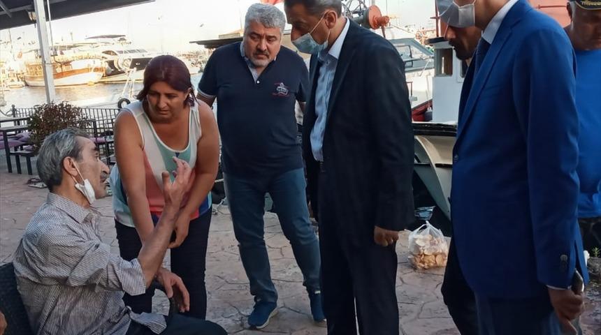 Ayağı halata takılıp denize düştü, Vali Erol Karaömeroğlu kurtardı!