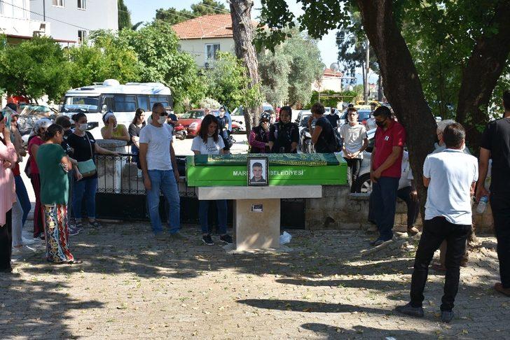 Marmaris’te üzerine su deposu düşerek ölen genç toprağa verildi G2