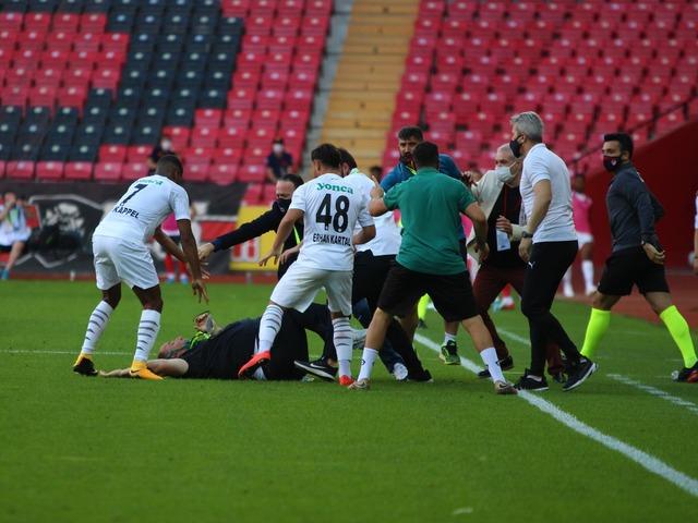 Eskişehirspor - Altay maç sonu olay çıktı