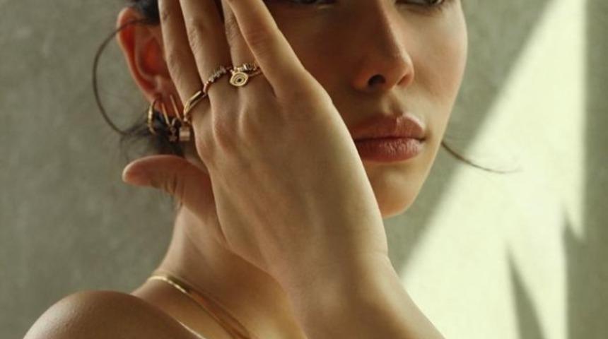 T&uuml;rk&uuml;su Demirel: &ldquo;İnsanları hayatını merak ettiğim i&ccedil;in oyuncu oldum diyebilirim&rdquo;