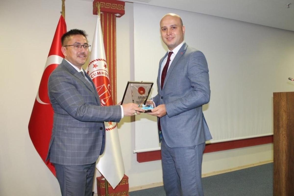 Tayini &ccedil;ıkan hakim ve savcılar i&ccedil;in veda t&ouml;reni