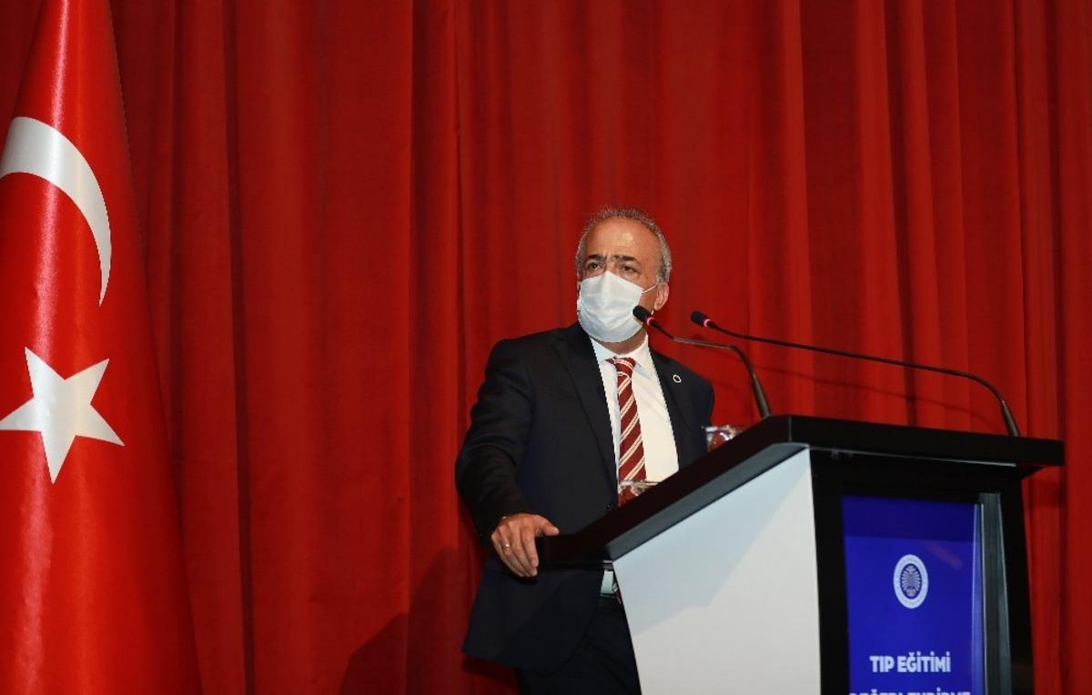 Tıp fak&uuml;ltesinin gelecek vizyonu ele alındı