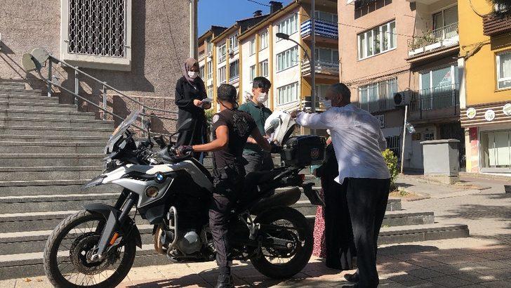 Kimliğini unutan öğrenciyi polis sınava böyle yetiştirdi G2