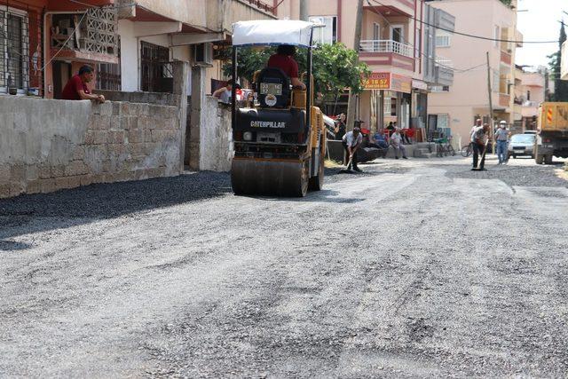 Toroslar Belediyesi asfalt çalışmalarını sürdürüyor