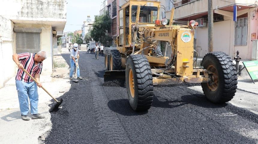 Toroslar Belediyesi asfalt çalışmalarını sürdürüyor